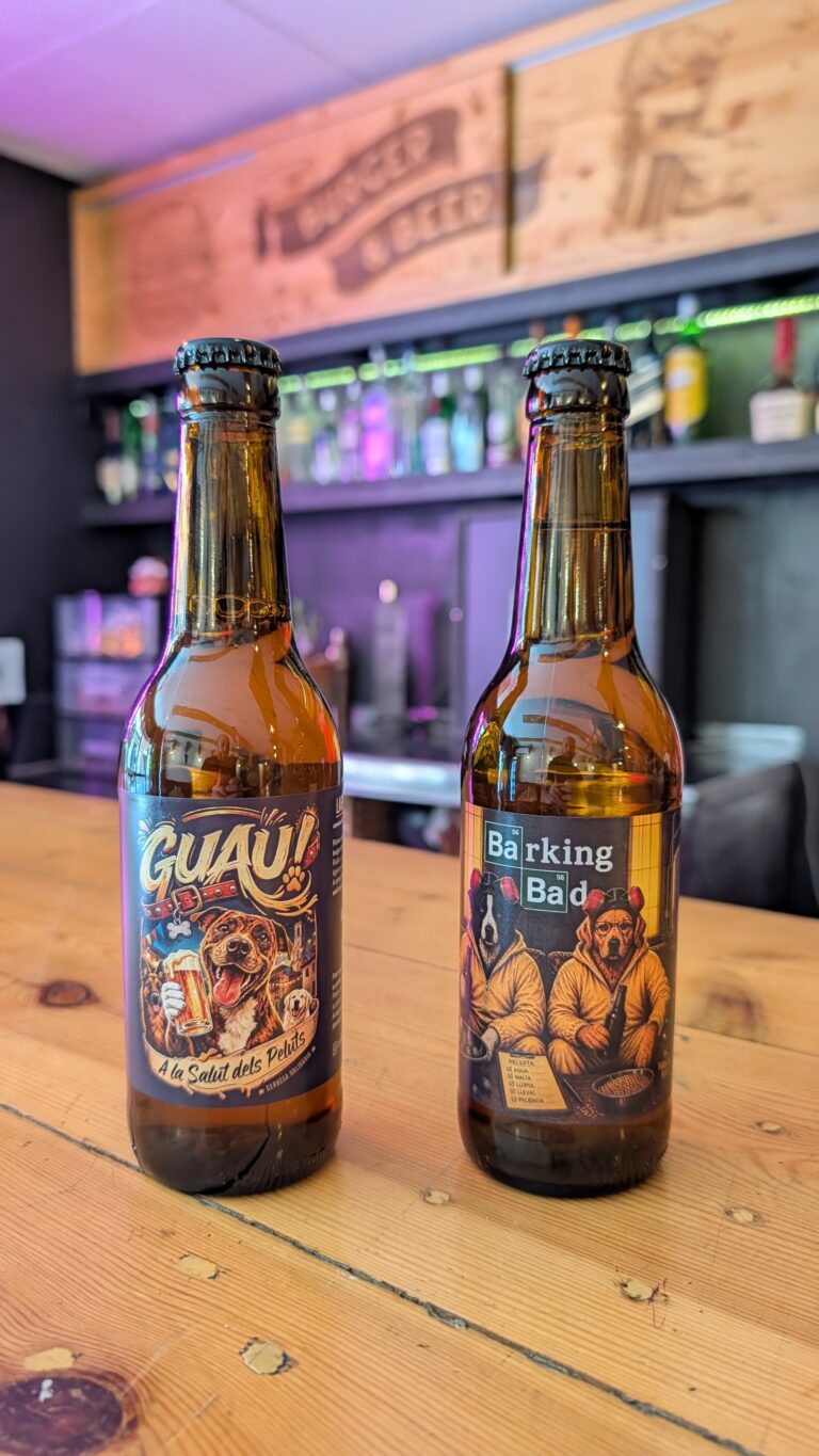 Ampolles de Lager Mediterrània i Barking Bad IPA de Cervesa GUAU a Atabalats